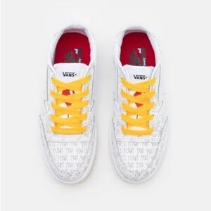 Vans Lowland ComfyCush Horror Pack It Pennywise men’s size 7.5 / women’s 9